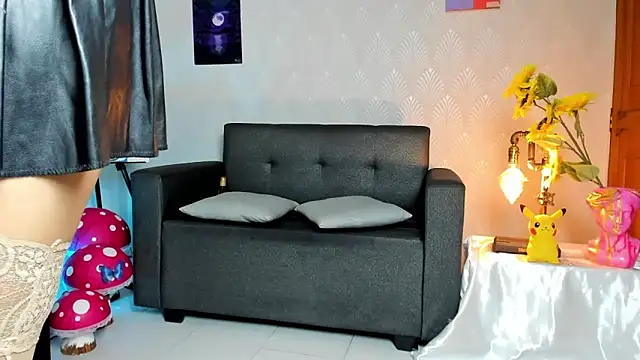 Snapshot of Alaia_Love77 chatting on May 14, 2026, 9:21 pm Alaia Love77 online show from May 14, 2026, 9:21 pm