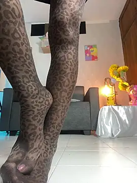 Snapshot of Alaia_Love77 chatting on June 12, 2026, 2:49 pm Alaia Love77 online show from June 12, 2026, 2:49 pm