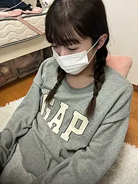 Snapshot of pantumieteruyo chatting on February 17, 2025, 1:42 pm pantumieteruyo online show from February 17, 2025, 1:42 pm