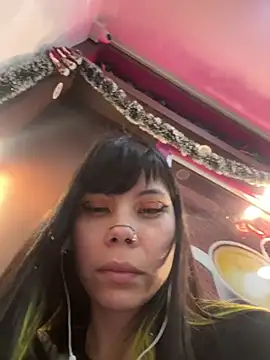 Snapshot of EemaHaruki chatting on December 27, 2024, 11:42 pm EemaHaruki online show from December 27, 2024, 11:42 pm