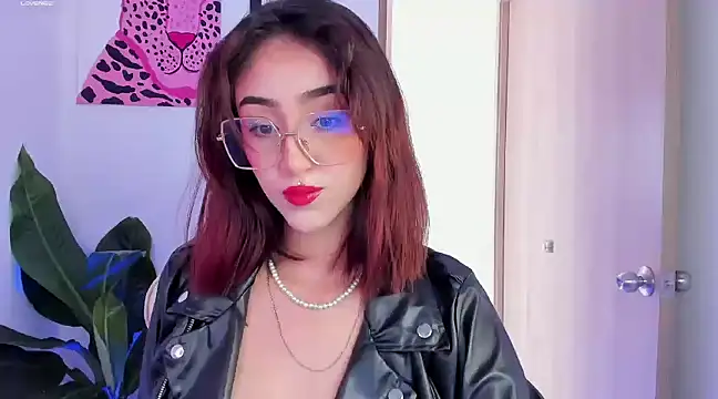 Snapshot of MelodieRoy chatting on February 5, 2025, 5:09 pm MelodieRoy online show from February 5, 2025, 5:09 pm