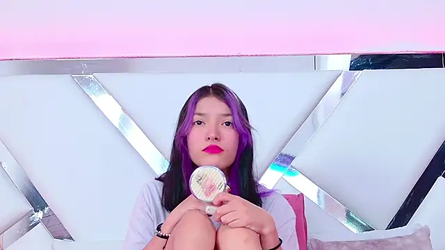 Snapshot of AlliciaKim chatting on January 24, 2025, 7:07 pm AlliciaKim online show from January 24, 2025, 7:07 pm