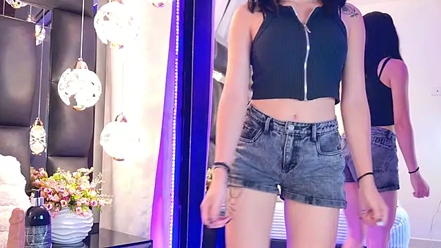 Snapshot of AlliciaKim chatting on February 21, 2025, 7:10 pm AlliciaKim online show from February 21, 2025, 7:10 pm