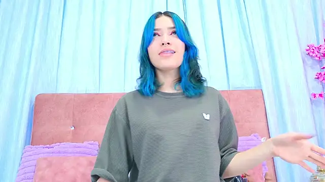 Snapshot of AlliciaKim chatting on November 28, 2025, 7:16 pm AlliciaKim online show from November 28, 2025, 7:16 pm