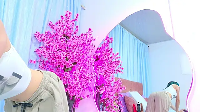 AlliciaKim online show from December 2, 2025, 7:20 pm