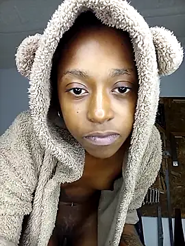 Snapshot of 02Boitybaby chatting on October 18, 2025, 6:58 am 02Boitybaby online show from October 18, 2025, 6:58 am