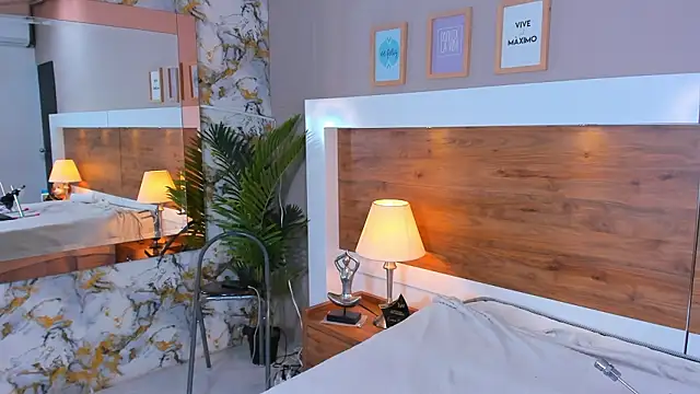 EmaBakker online show from February 26, 2026, 5:23 pm