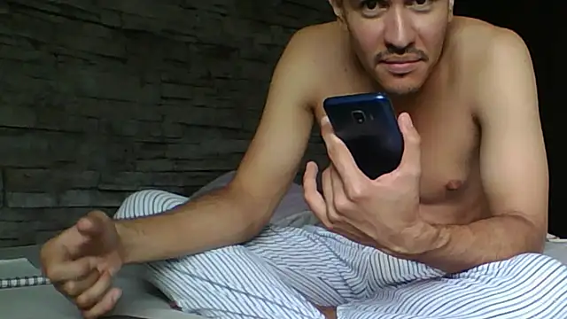 Sexylatin64 online show from April 15, 2026, 3:52 pm
