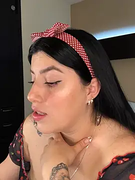 Snapshot of Bantonia chatting on December 19, 2024, 3:30 pm Bantonia online show from December 19, 2024, 3:30 pm