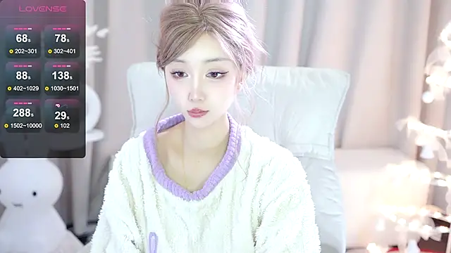 UUKiss  online show from February 22, 2025, 10:07 am