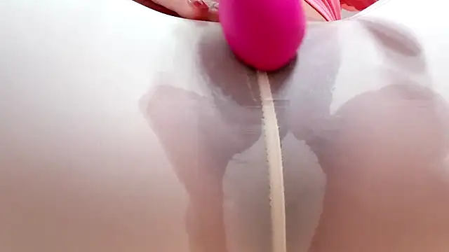 UUKiss  online show from March 20, 2025, 5:13 am