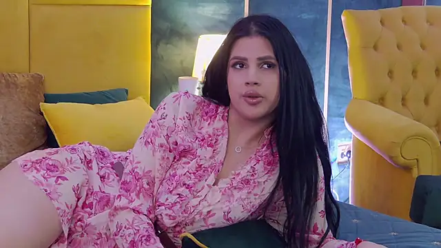 Snapshot of GiuliaHarvey chatting on March 7, 2025, 4:33 pm GiuliaHarvey online show from March 7, 2025, 4:33 pm