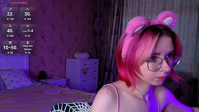 Snapshot of Nora_Failure chatting on October 15, 2025, 2:01 am Nora Failure online show from October 15, 2025, 2:01 am