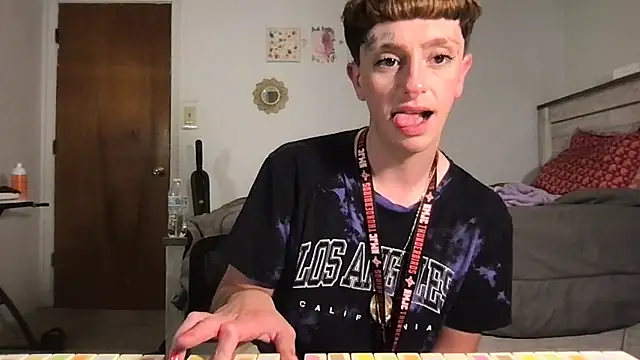 Snapshot of twentywithafelonyy chatting on September 25, 2025, 7:23 am twentywithafelonyy online show from September 25, 2025, 7:23 am