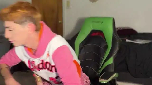 Snapshot of twentywithafelonyy chatting on November 20, 2025, 6:46 am twentywithafelonyy online show from November 20, 2025, 6:46 am