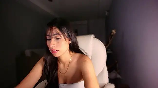 Snapshot of auroracaruso11 chatting on March 8, 2025, 12:00 am auroracaruso11 online show from March 8, 2025, 12:00 am