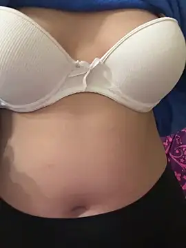 Layla-daloua online show from May 8, 2026, 12:38 am