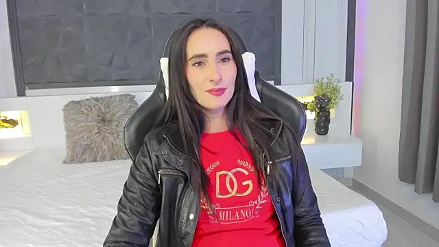 SaraGomez1 online show from January 5, 2026, 5:27 pm