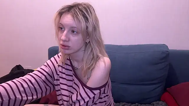 Snapshot of moundliicht1 chatting on September 26, 2025, 9:30 pm moundliicht1 online show from September 26, 2025, 9:30 pm