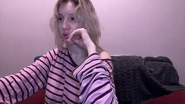 Snapshot of moundliicht1 chatting on October 7, 2025, 9:12 pm moundliicht1 online show from October 7, 2025, 9:12 pm