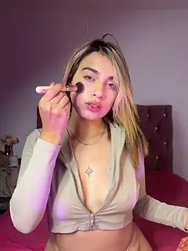 Hayley A02 online show from November 14, 2025, 3:33 pm