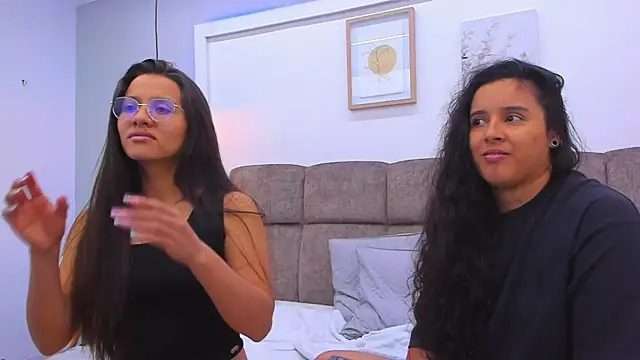 Dilan y Mia online show from January 21, 2025, 6:34 pm