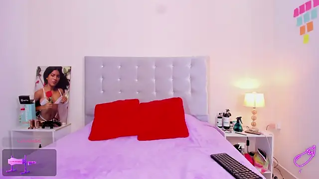 NiaBlanco online show from December 17, 2025, 6:36 pm