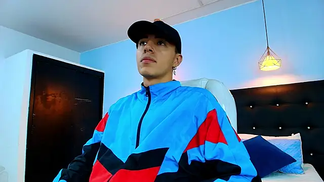 Snapshot of Lobo_17_ chatting on February 28, 2025, 4:21 am Lobo 17 online show from February 28, 2025, 4:21 am