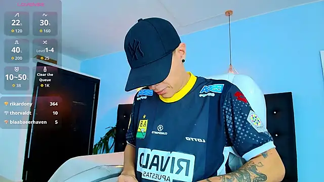 Snapshot of Lobo_17_ chatting on September 10, 2025, 3:50 am Lobo 17 online show from September 10, 2025, 3:50 am