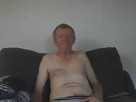 naturiste974 online show from March 18, 2025, 9:09 am