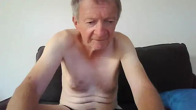 naturiste974 online show from February 10, 2026, 9:02 am