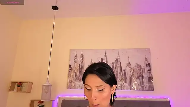 Snapshot of emily_leinner chatting on June 25, 2026, 2:00 am emily leinner online show from June 25, 2026, 2:00 am