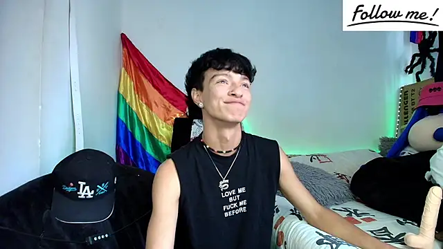 Snapshot of twink_sebas_ chatting on December 14, 2024, 3:04 pm twink sebas online show from December 14, 2024, 3:04 pm