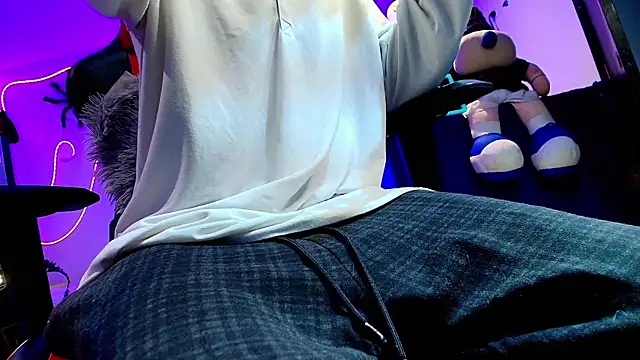 Snapshot of twink_sebas_ chatting on October 20, 2025, 12:33 am twink sebas online show from October 20, 2025, 12:33 am