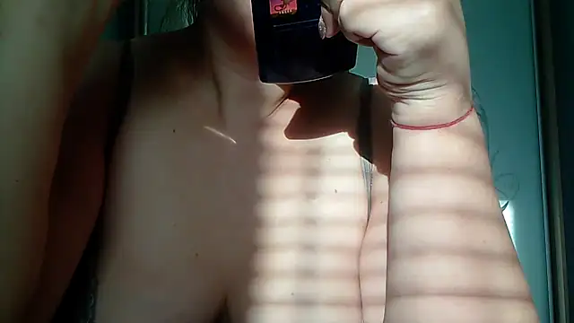 Snapshot of pussyCat_t chatting on October 15, 2025, 5:07 am pussyCat t online show from October 15, 2025, 5:07 am