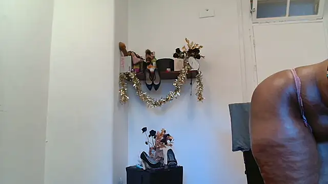 xTALLSEXYBUMx online show from November 19, 2025, 5:40 am