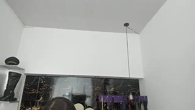 Kathia Armstrong online show from February 4, 2025, 1:16 pm