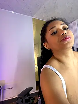 Emy leon online show from October 6, 2025, 8:39 pm