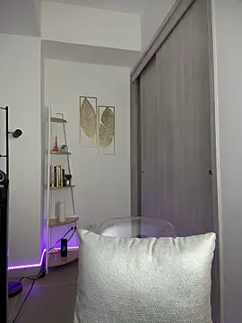 rubyhill 2711 online show from December 14, 2025, 12:05 am