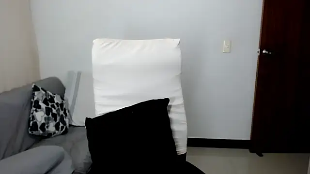 Laura-pervert online show from June 27, 2026, 1:10 am