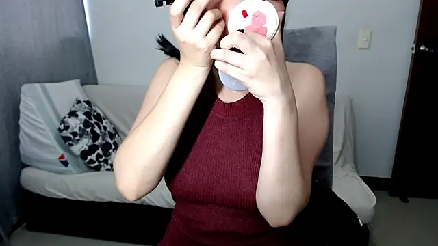 Laura-pervert online show from July 5, 2026, 9:33 pm