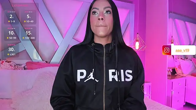 Snapshot of Amber_villalobos_ chatting on September 18, 2025, 3:30 am Amber villalobos online show from September 18, 2025, 3:30 am