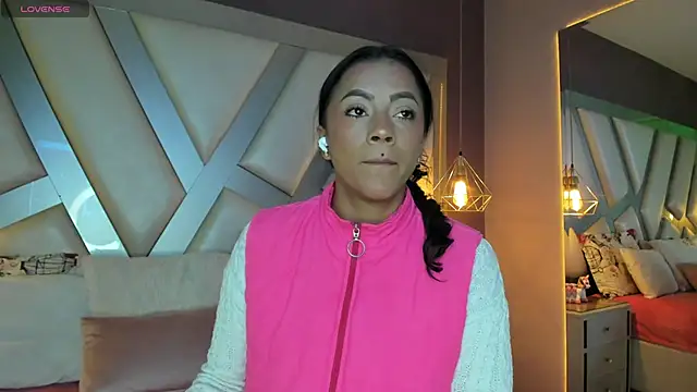 Snapshot of Amber_villalobos_ chatting on October 11, 2025, 4:44 am Amber villalobos online show from October 11, 2025, 4:44 am