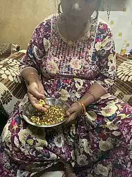 Tameesh sexy mistress online show from May 14, 2026, 4:14 pm