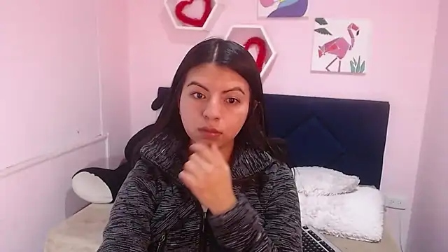 CarolineBrunx online show from February 27, 2025, 8:50 am