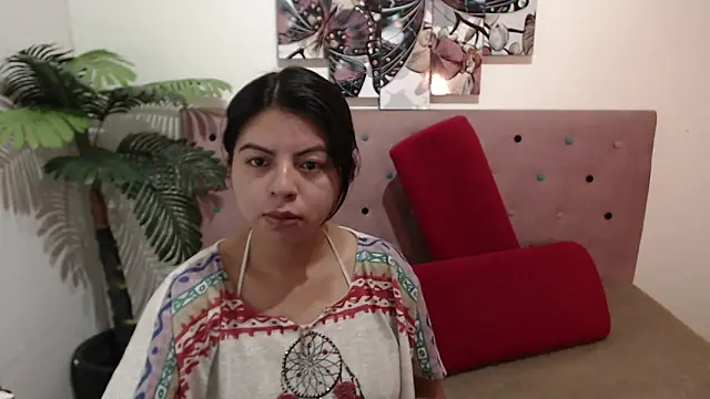 CarolineBrunx online show from March 7, 2025, 4:02 am
