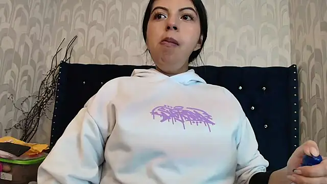 CarolineBrunx online show from March 7, 2026, 2:19 am