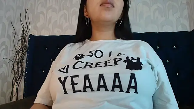 Snapshot of CarolineBrunx chatting on April 12, 2026, 10:37 pm CarolineBrunx online show from April 12, 2026, 10:37 pm
