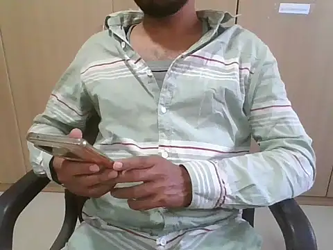 Snapshot of Ishan003 chatting on March 14, 2025, 10:39 am Ishan003 online show from March 14, 2025, 10:39 am