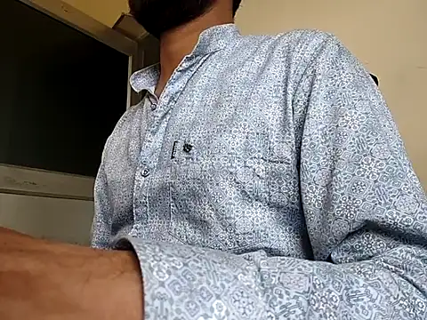 Snapshot of Ishan003 chatting on September 14, 2025, 6:12 am Ishan003 online show from September 14, 2025, 6:12 am